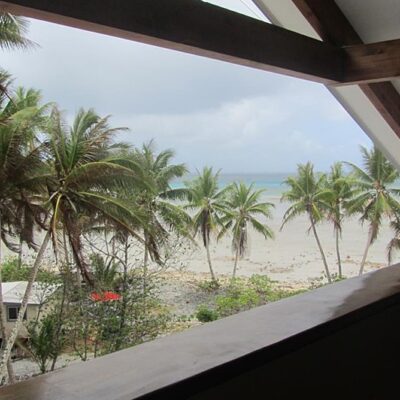 A place to watch for the waves at Beran Island. Photo: Chuck Handy.