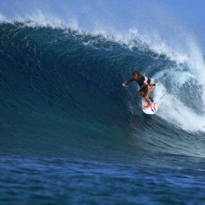 Wonderful wave near Beran Island, Ailinglaplap. Photo: Indies Trader