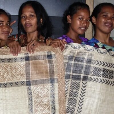 Apprentice weavers at their graduation on Namdrik Atoll. Photo: USP